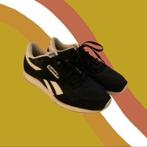 Men’s Reebok Classic black 8.5/women’s 10